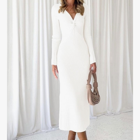 Elegant Cream Knit Dress - Picture 3 of 8